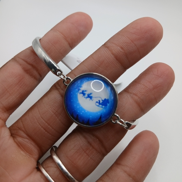 Christmas Night Santa Bracelet - Picture 2 of 4